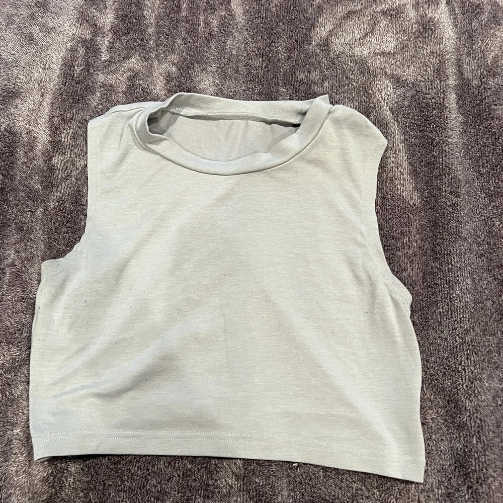 Gray basic tank top - Picture 1 of 2